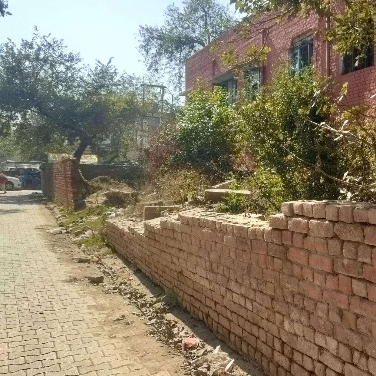 thana bulding in bad condition