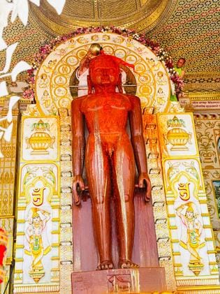 Ujjain News: Mahamastakabhishek of Lord Mahavir took place in Tapobhoomi.