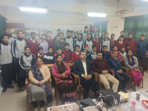 Informed students about physics experiments