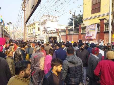 People of Jain community adamant on not conducting post mortem created ruckus, stopped ambulance