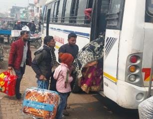 Roadways buses went to Prayagraj, silver of private vehicles