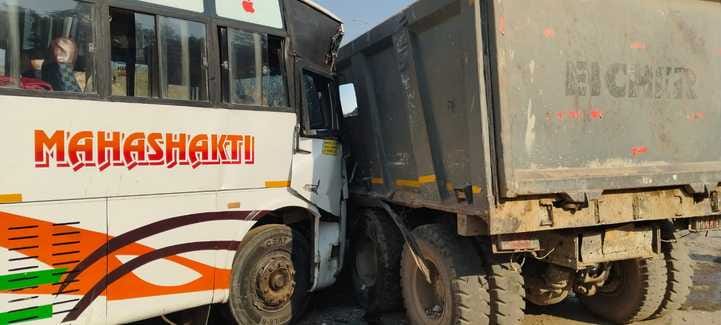 jammu, accident, 12 people injured