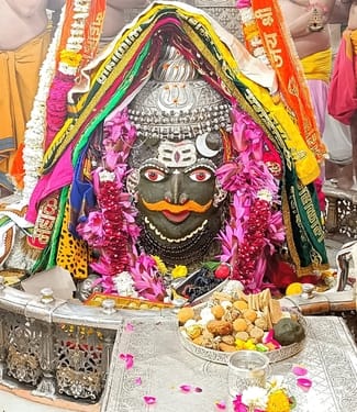 Baba Mahakal decorated with Bhang, Tripund, Chandra and Belpatra on Moni Amavasya