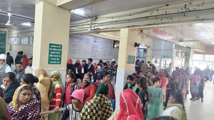 Health department did not replace faulty UPS, computers shut down as soon as there is a power cut.