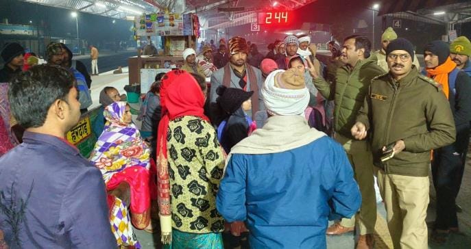 Mahakumbh special trains have not arrived, confusion about today