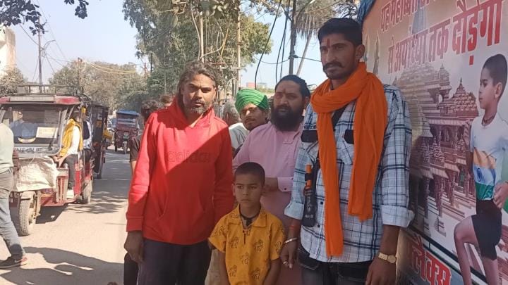 Ramlala appeared in his dream, the little devotee started walking on foot