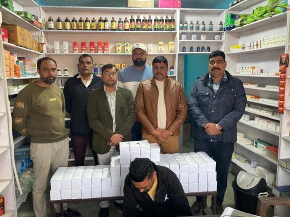 30600 banned pills and capsules recovered from car, was going to supply at the store