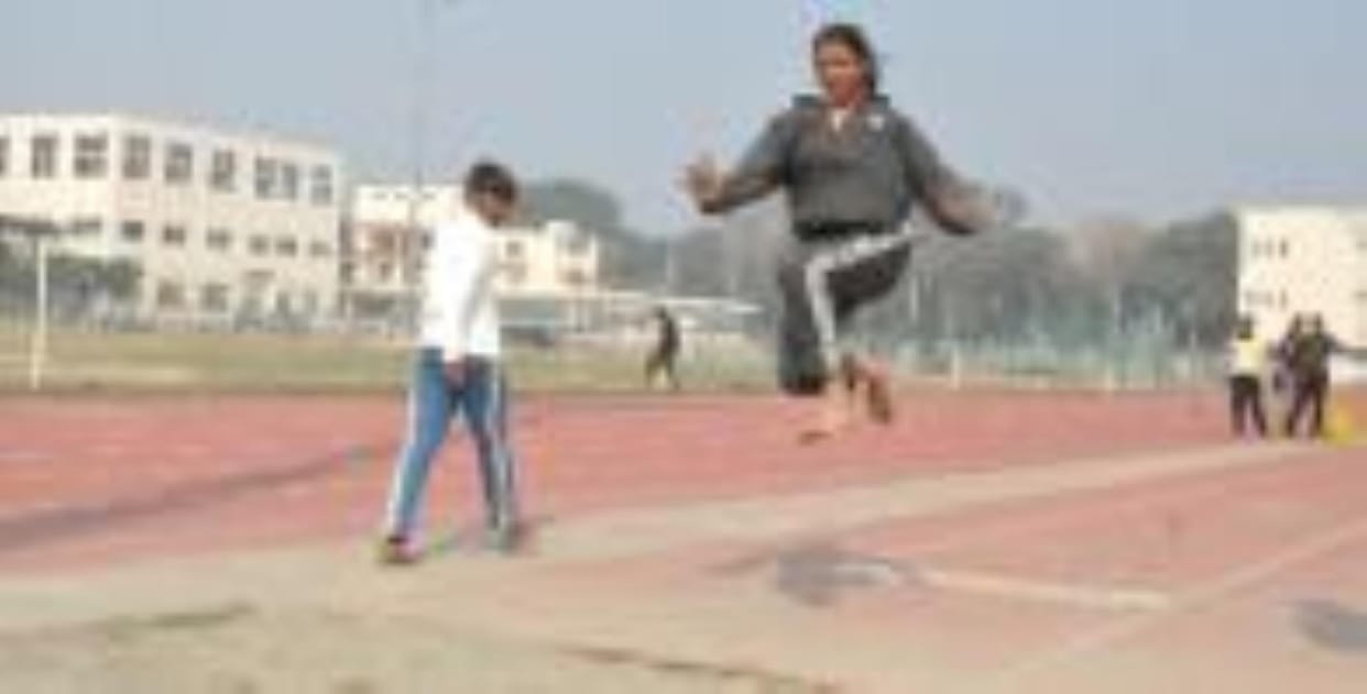 Baragaon's Palak first in 400 meter raceBaragaon's Palak first in 400 meter race