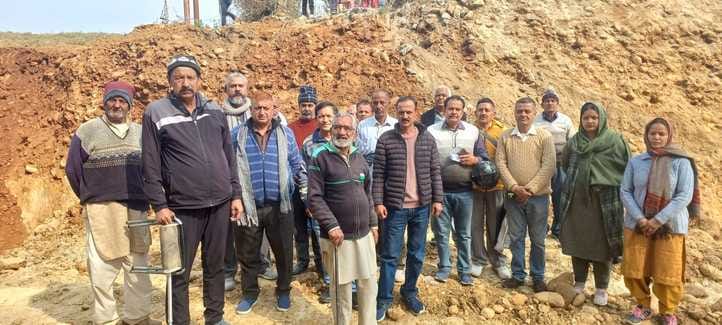 People stopped the construction work of four lane in Jaladi