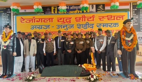Statues of two brothers martyred in Rejangla war unveiled