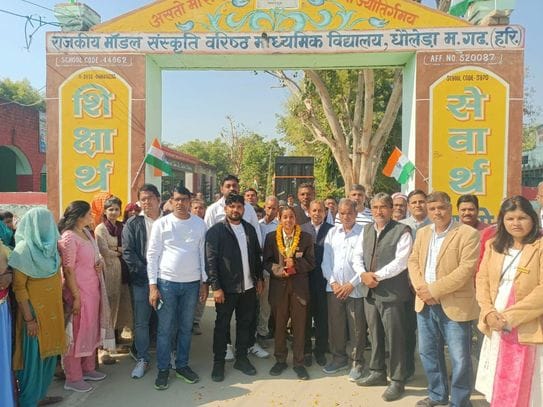 Khushi was honored by the Gram Panchayat