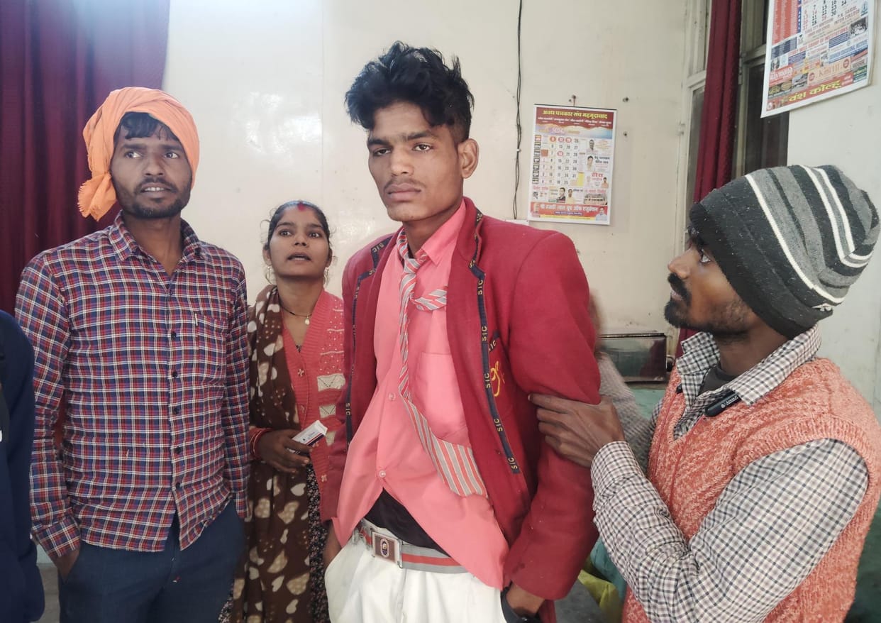 Speeding bike overturns, student injured