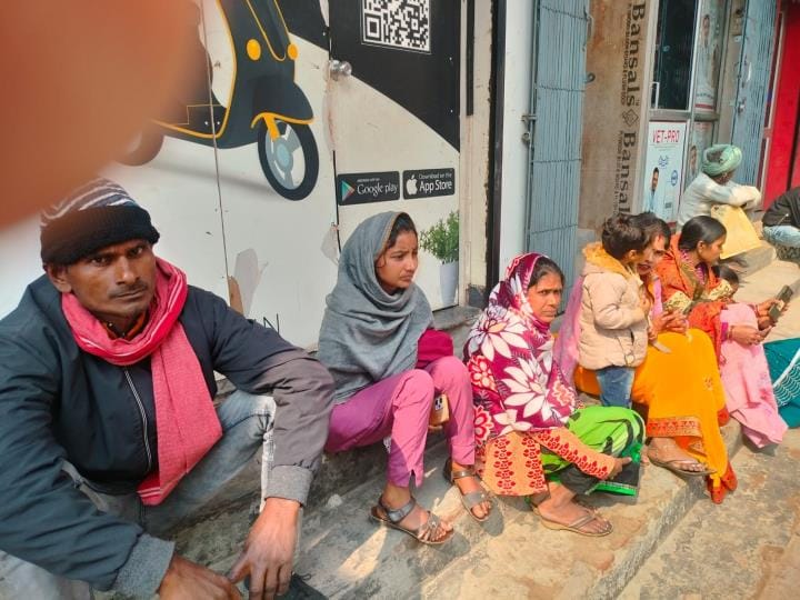 Queue since morning for Aadhaar... still not coming