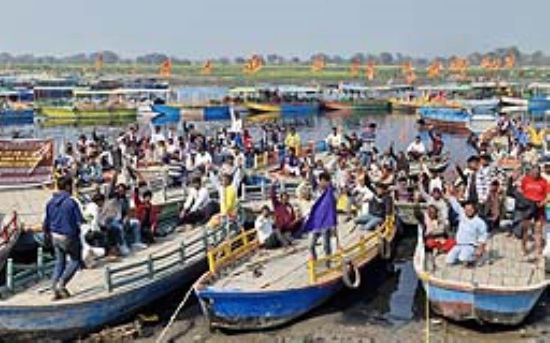 Sailors' strike continues for the third day