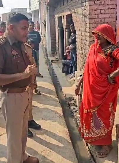 Wazirganj police reached the farmer's house, told his wife- explain, self-immolation is not a solution