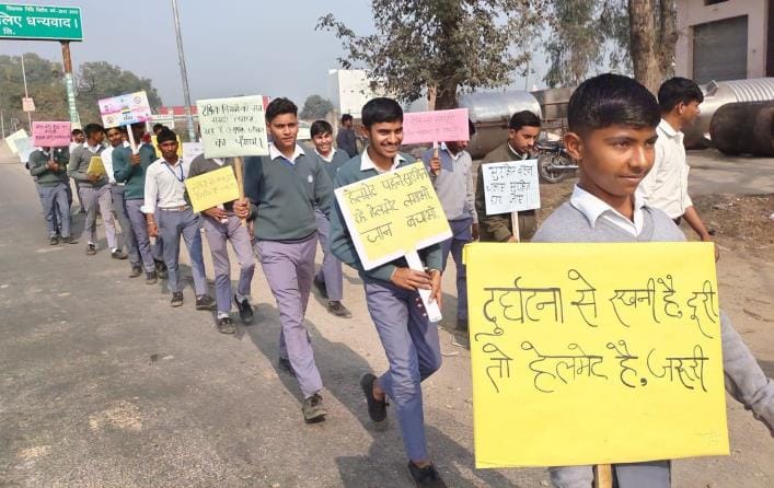Volunteers took out a road safety awareness rally