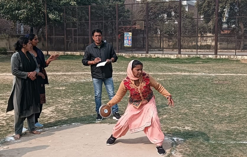 Rakhi won the 300 meter race and Virendra won the 400 meter raceRakhi won the 300 meter race and Virendra won the 400 meter race