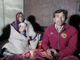 Jhunjhunu Moneylenders locked house this family was forced to sleep under open sky in shivering cold