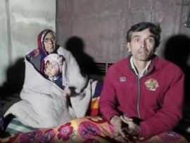 पूरा परिवार घर से बेघर