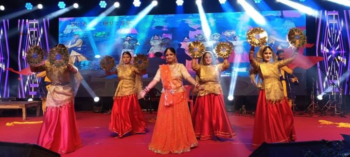 Maghar Mahotsav: Audience danced to songs and ghazals