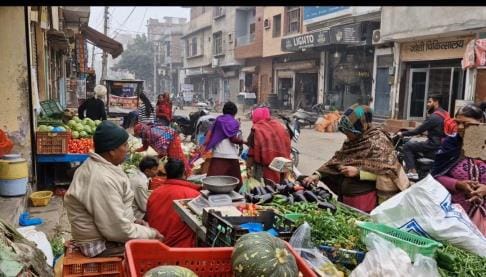 Seeing the inflation, sale of vegetables was organized in Nohariya market.