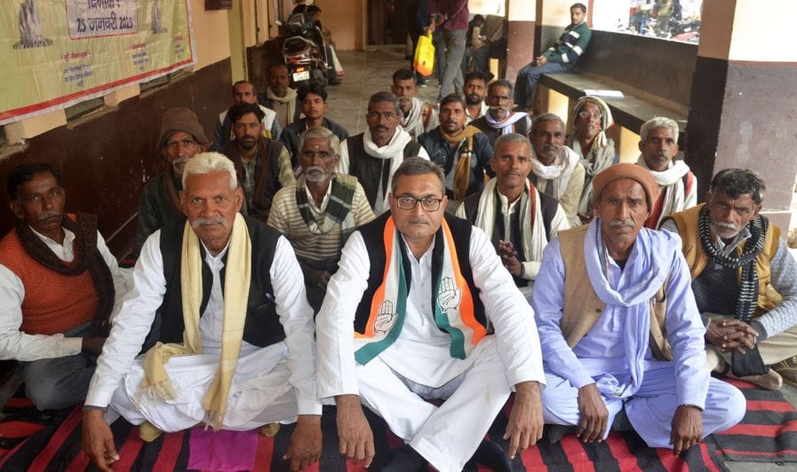 Congressmen staged a sit-in protest in the tehsil against the garbage dumping in Patparaganj
