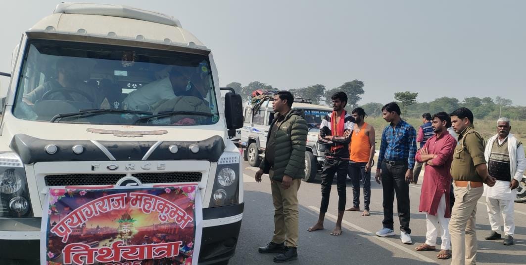 Visitors remained troubled due to jams and restrictions on the route to Ayodhyadham.