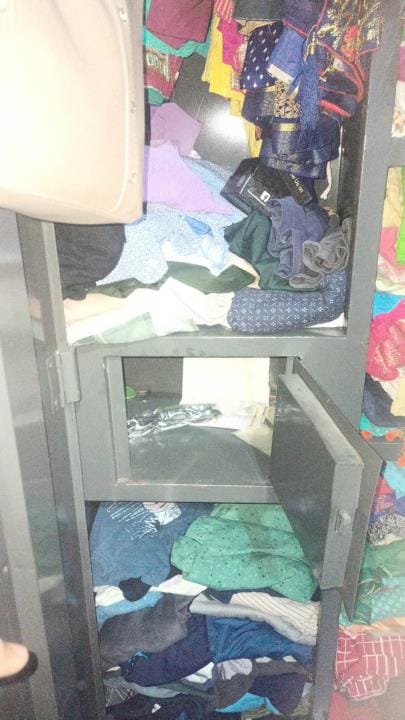 Theft of cash and jewelery by breaking the lock