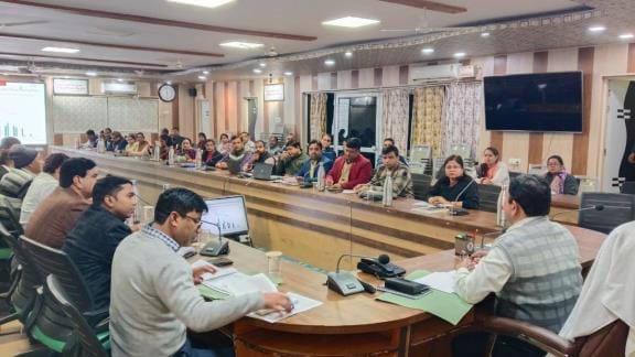 Leather factory causing pollution near the city will be sealed