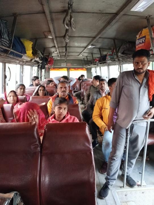 Mahakumbh: Enthusiasm among devotees for bathing on Basant Panchami, three buses left for Prayagraj