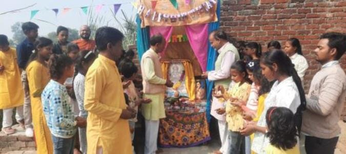 Goddess of knowledge was worshiped in every house on Vasant Panchami.