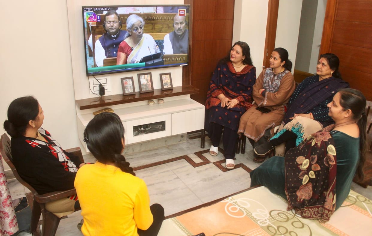 Faces of salaried employees lit up due to tax exemption up to Rs 12 lakh