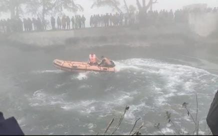 Nine people including cruiser vehicle drowned in Bhakra, search for three continues