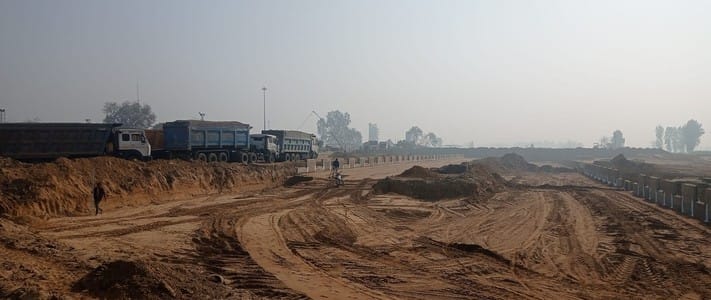 Now claims to complete construction of Ganga Expressway by March