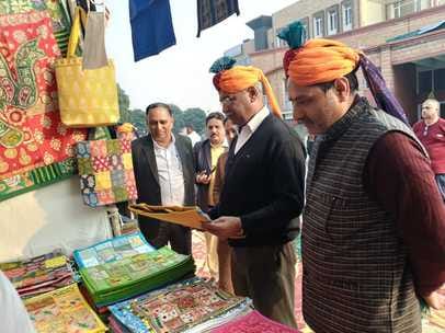 Gandhi craft market started in Kala Kirti Bhawan, craftsmen from different states put up exhibition