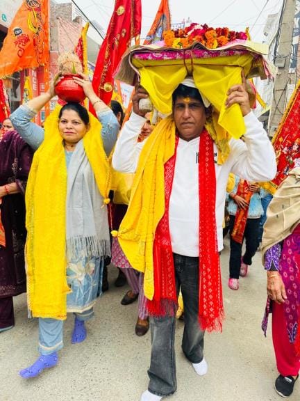Kalash Yatra taken out in the city before Shrimad Bhagwat Katha
