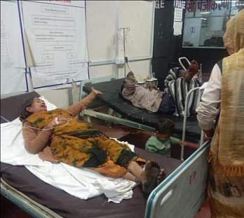 The loader overturned due to axle breakage, one devotee died, 11 injured