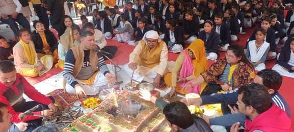 On Vasant Panchami, worshiped Havan and paid homage to Mother Saraswati.