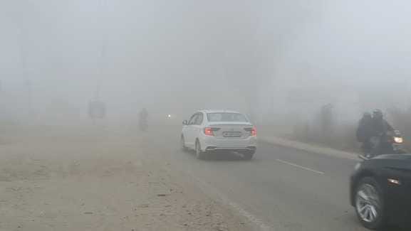 Again fog, operation of trains got disrupted again, reached Una late by two and a half hours