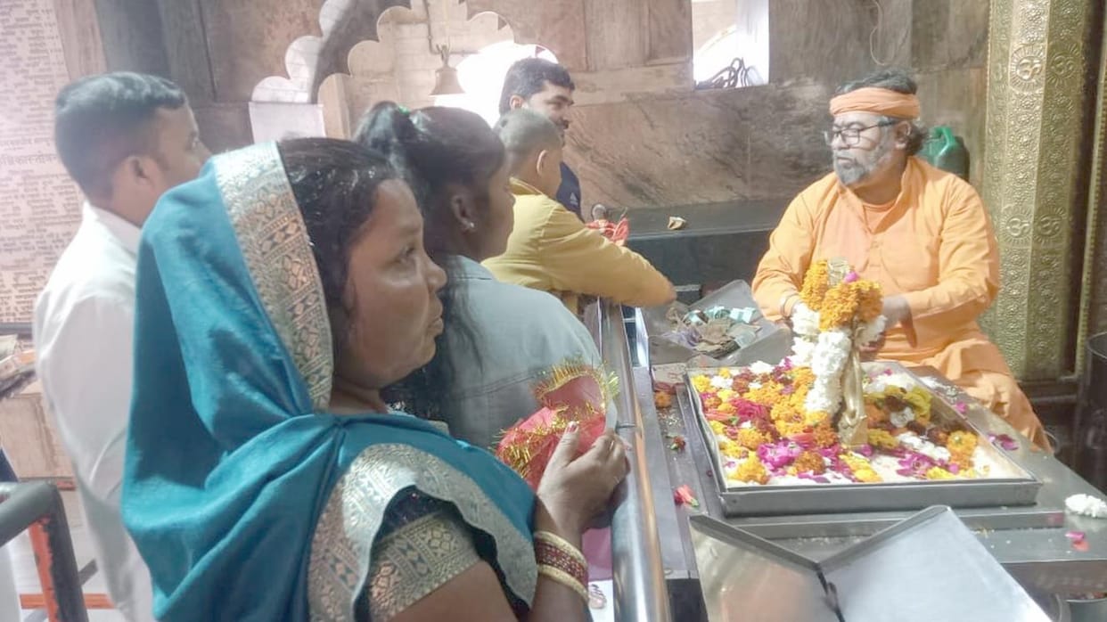 Veena Vadini was worshipped on Vasant Panchami