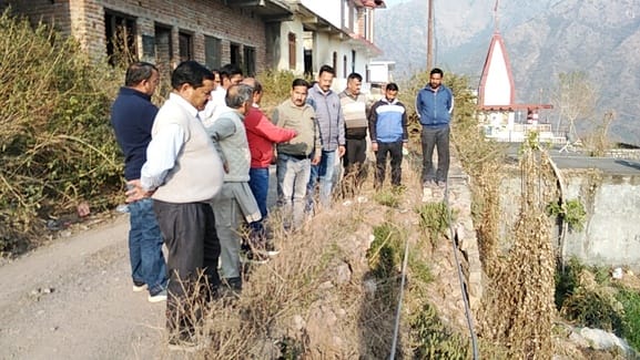 Rajiv Gandhi brainstormed on local issues in the meeting of Panchayati Raj Organization.
