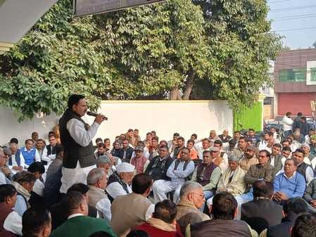 Leaders gathered for the success of the statue unveiling program
