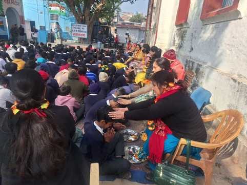 Students performed Aarti for their parents