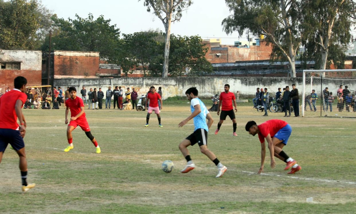 Football: Kundeshwari defeated Jwala Club Rampur 1-0 in the semi-finals.