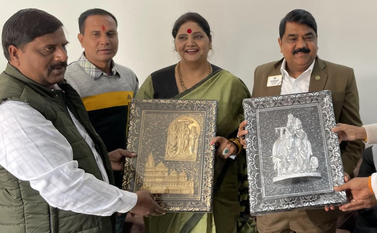 Welcomed the Chairperson of the State Women's Commission