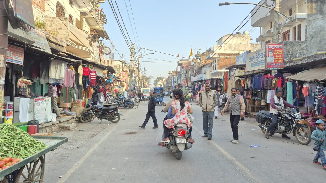 Bhinga market remained open even during weekly closure