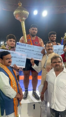 Wrestler Pushpendra Malik of Jaijaivanti village won the Mayor Dangal.Wrestler Pushpendra Malik of Jaijaivanti village won the Mayor Dangal.