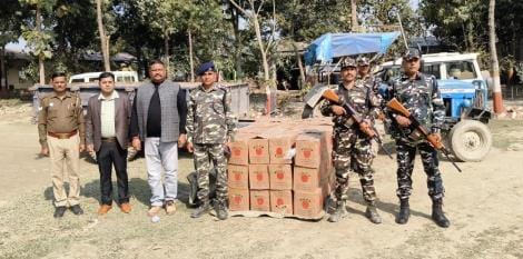170 boxes of Chinese apples recovered from the border, smugglers left the vehicle and ran away