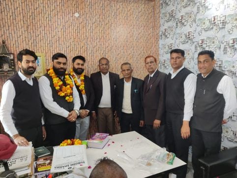 Two advocates of Bar Association welcomed as executive members in Bar Council