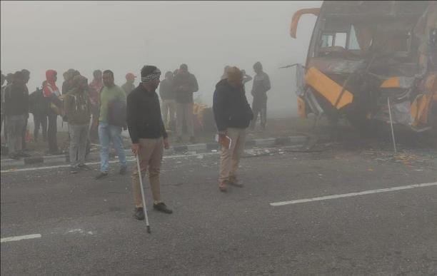 Sleeper bus collided with a truck going ahead, three injured
